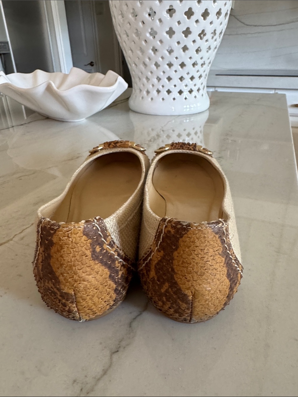 DIOR Women’s Cream Textured Ballet Flats with Gold Hardware EU 39 - Picture 5 of 5